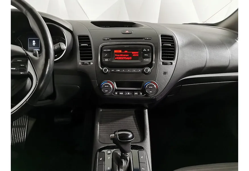 Kia Cerato 2.0 AT (150 л.с.) Черный в АВИЛОН. Слайд №15