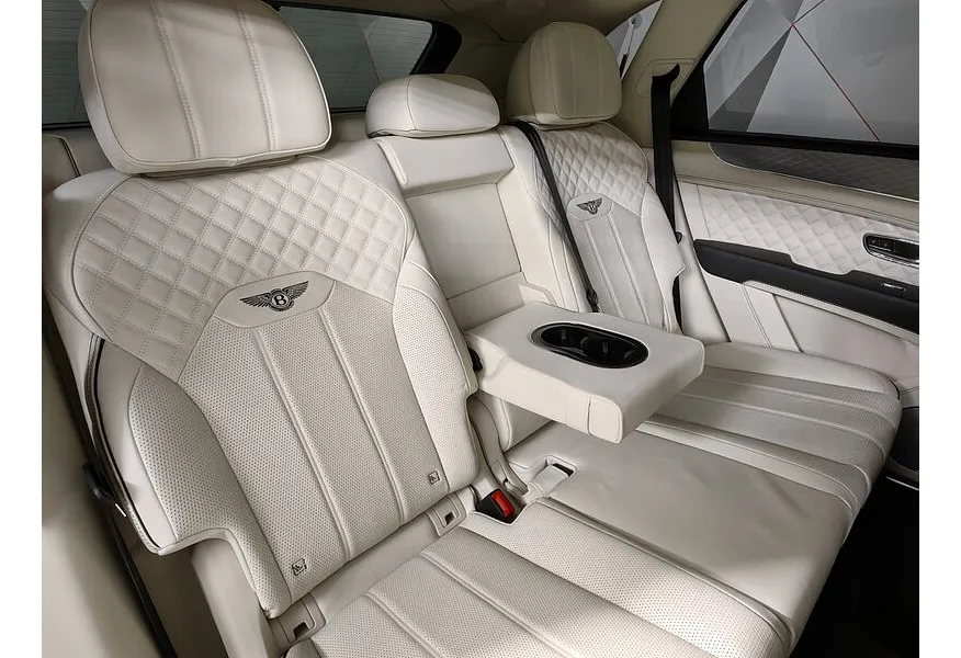 Bentley Bentayga 4.0 AT AWD (550 л.с.) Черный в АВИЛОН. Слайд №17