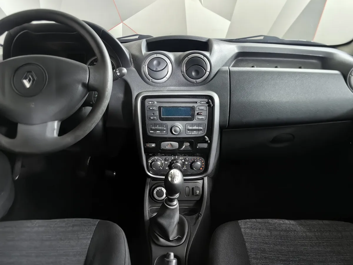 Renault Duster 2.0 MT 4x4 (143 л.с.) Белый в АВИЛОН. Слайд №12