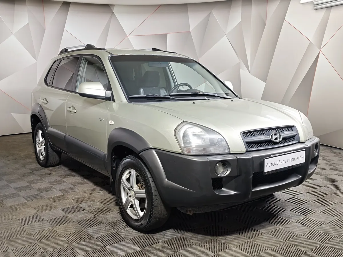 Hyundai Tucson 2.0 AT 4WD (142 л.с.) Серебристый в АВИЛОН. Слайд №3