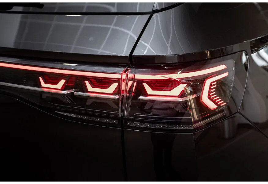 Volkswagen Tavendor 2.0TSI DSG 4WD (220 л.с.) R-Line Touring Edition Черный в АВИЛОН. Слайд №16