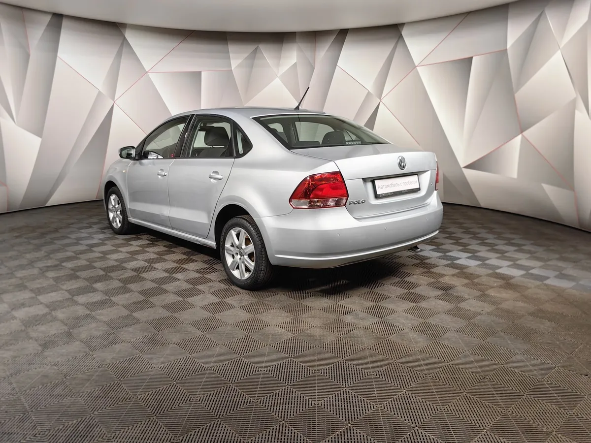 Volkswagen Polo 1.6 MPI AT (110 л.с.) Highline Серебристый в АВИЛОН. Слайд №4
