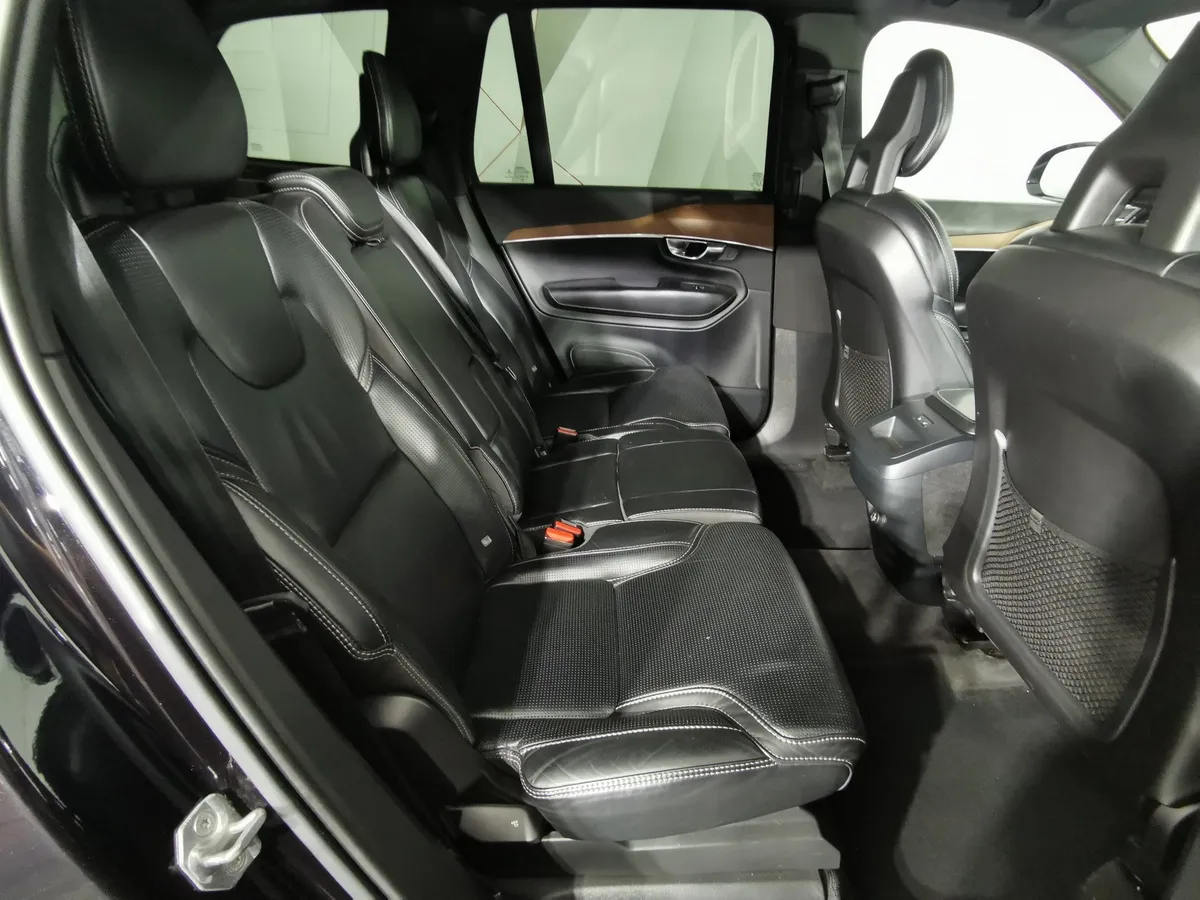 Volvo XC90 2.0 D5 Drive-E AT AWD (235 л.с.) Inscription Черный в АВИЛОН. Слайд №14