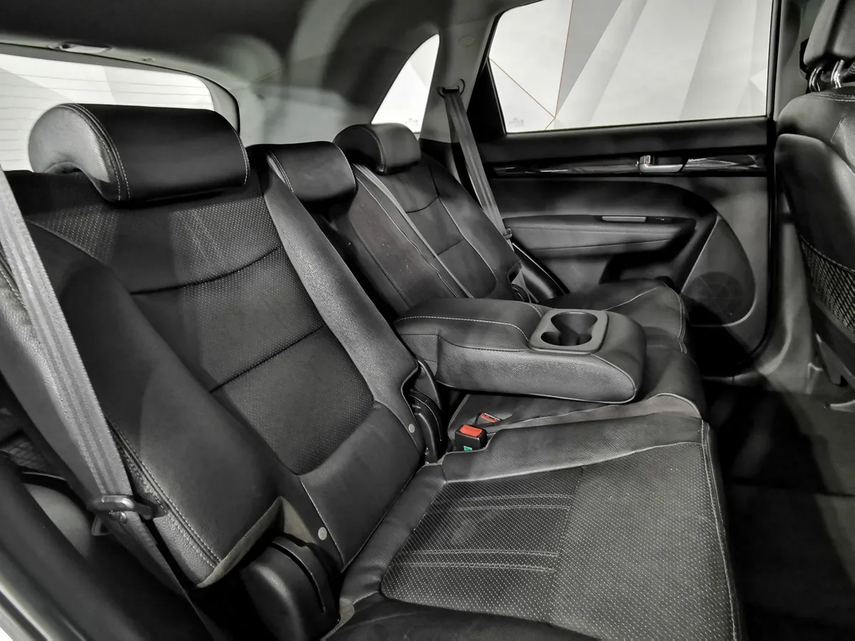 Kia Sorento 2.4 AT 4WD (175 л.с.) Comfort Серебристый в АВИЛОН. Слайд №16