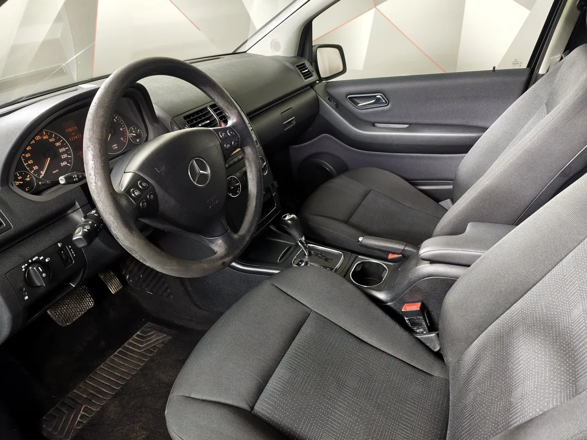 Mercedes-Benz A-Класс A 180 Autotronic (116 л.с.) Черный в АВИЛОН. Слайд №16