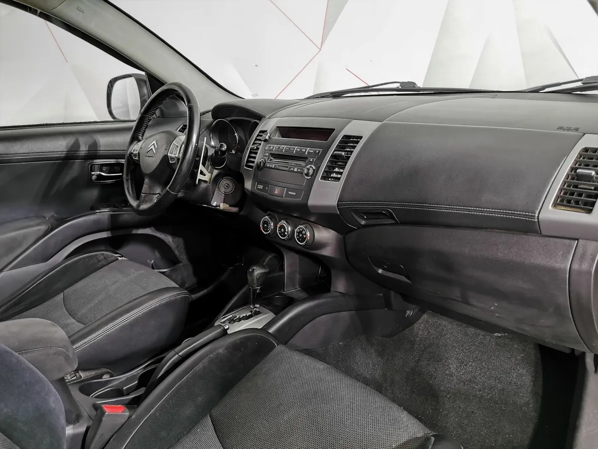 Citroen C-Crosser 2.4 CVT 4WD (170 л.с.) Белый в АВИЛОН. Слайд №12