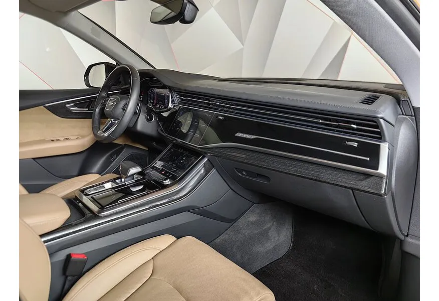 Audi Q8 55 TFSI Tiptronic quattro (340 л.с.) Оранжевый в АВИЛОН. Слайд №13