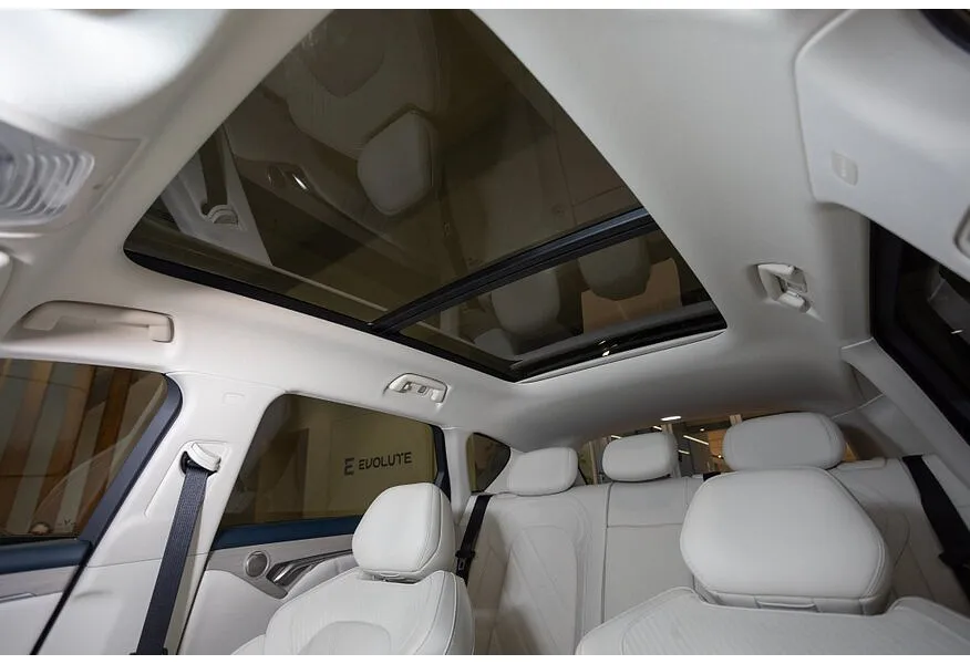 Voyah Free EVR 1.5 AT AWD (510 л.с.) Sport + Красный в АВИЛОН. Слайд №13