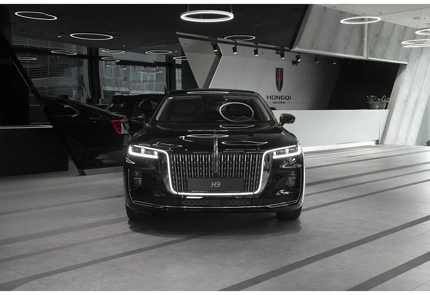 Hongqi H9 2.0T AT (245 л.с.) Deluxe   Черный в АВИЛОН. Слайд №3