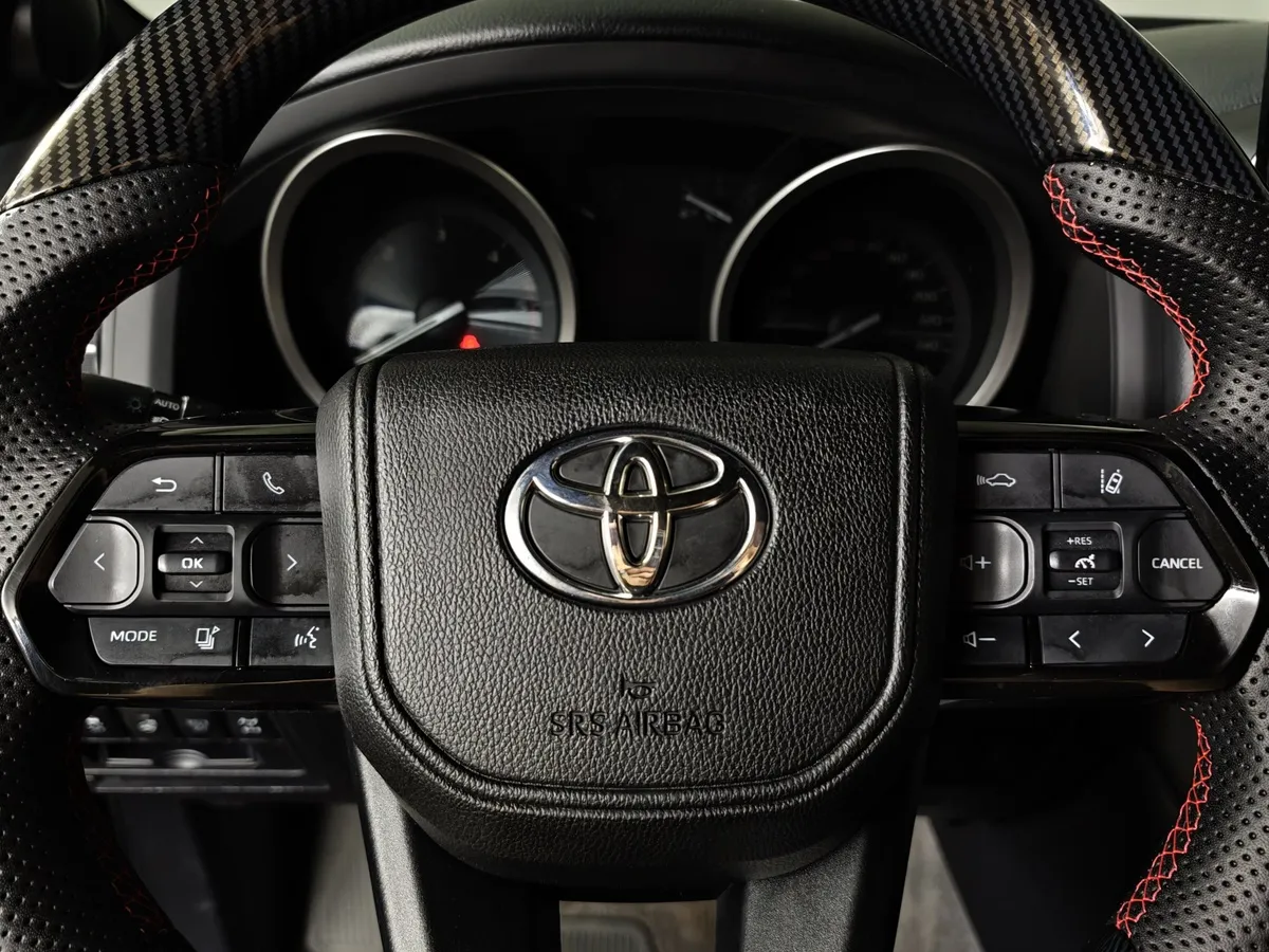 Toyota Land Cruiser 4.5 Twin-Turbo D AT 4WD (5 мест) (235 л.с.) Престиж Черный в АВИЛОН. Слайд №23