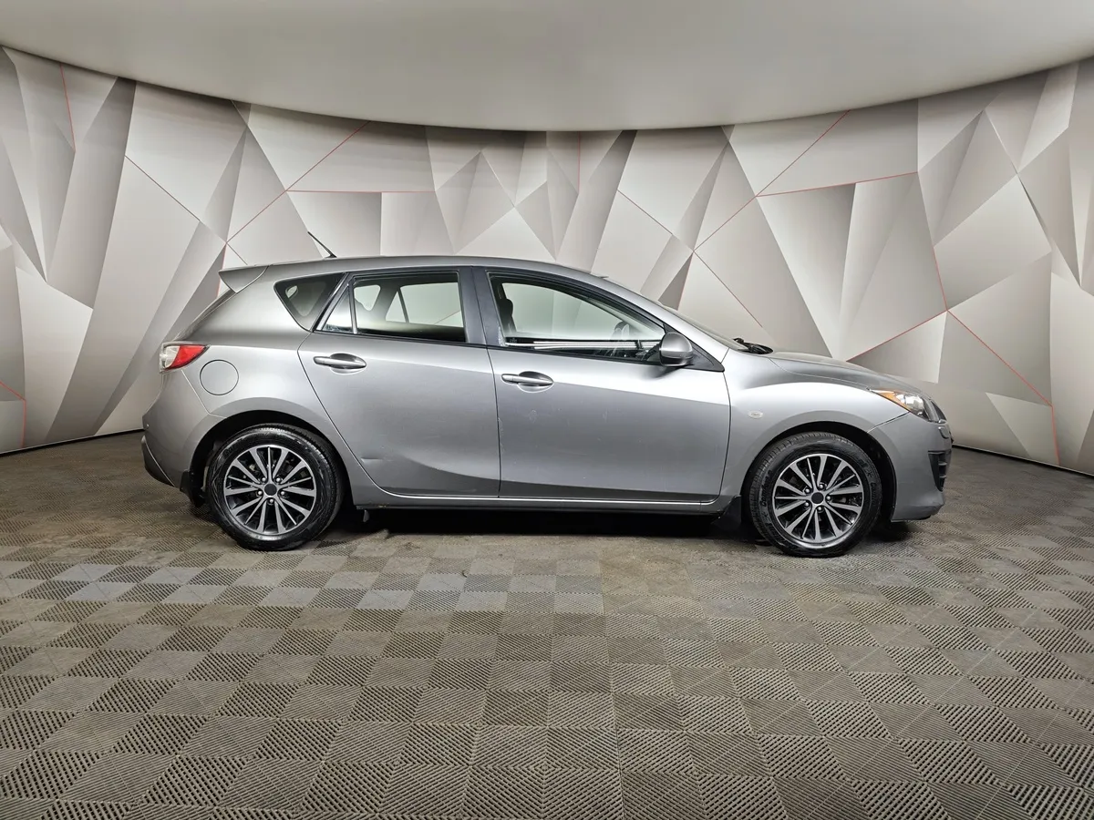 Mazda 3 1.6 AT (104 л.с.) Active Серебристый в АВИЛОН. Слайд №6