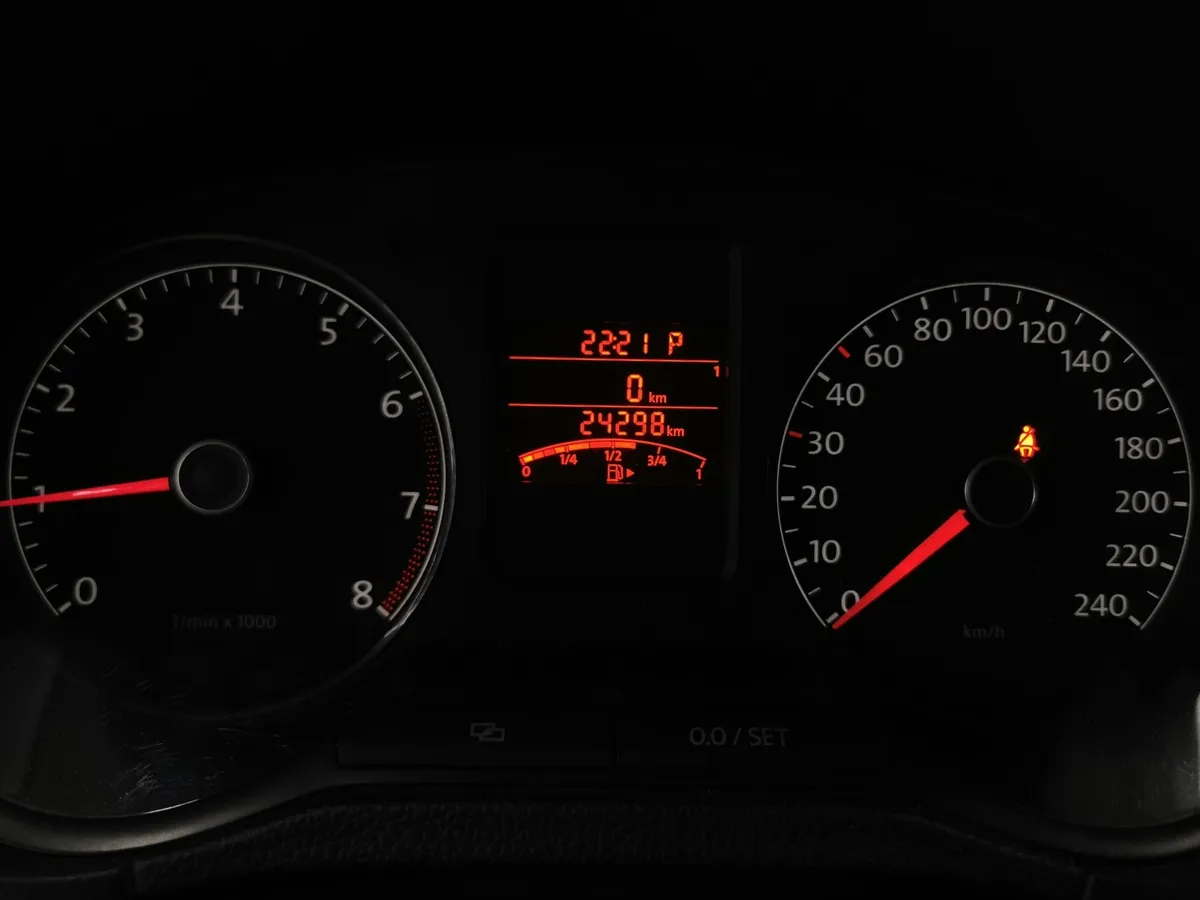 Volkswagen Polo 1.6 Tiptronic (105 л.с.) Comfortline Серебристый в АВИЛОН. Слайд №17