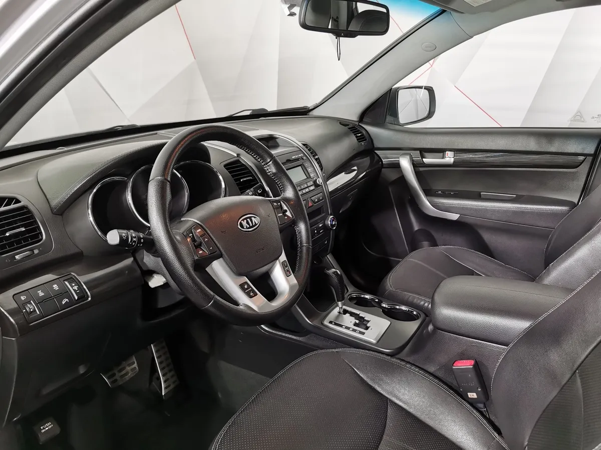 Kia Sorento 2.4 AT 4WD (175 л.с.) Comfort Серебристый в АВИЛОН. Слайд №19