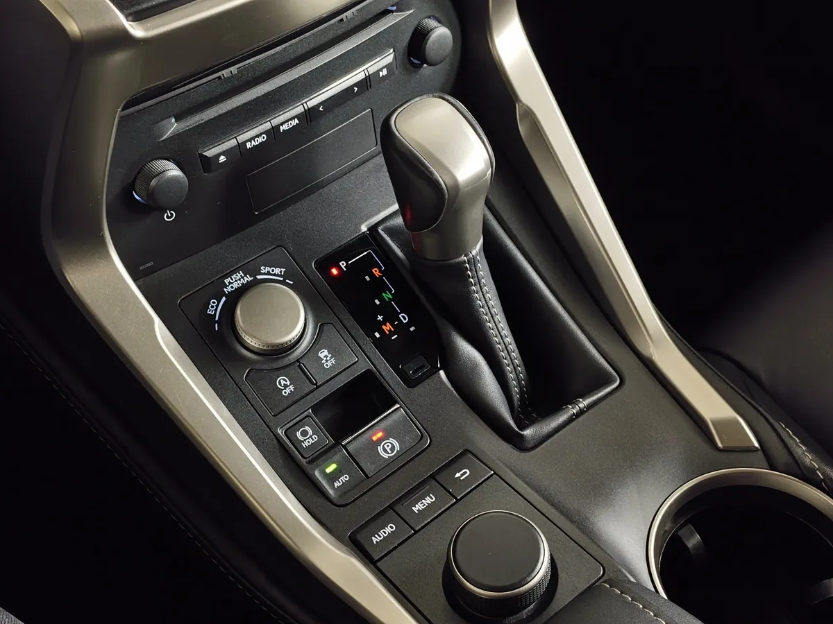 Lexus NX 200 CVT AWD (150 л.с.) Коричневый в АВИЛОН. Слайд №21