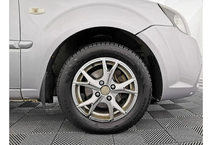 Kia Rio 1.4 AT (97 л.с.) Серебристый в АВИЛОН. Слайд №9 Kia Rio 1.4 AT (97 л.с.) Серебристый в АВИЛОН. Слайд №9