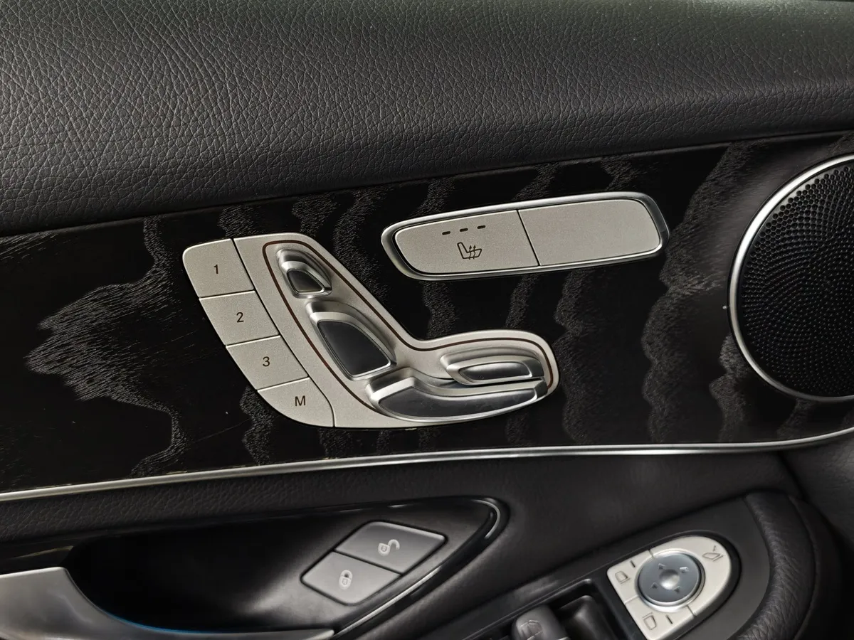 Mercedes-Benz GLC 250 d 9G-TRONIC 4MATIC (204 л.с.) Sport Черный в АВИЛОН. Слайд №21