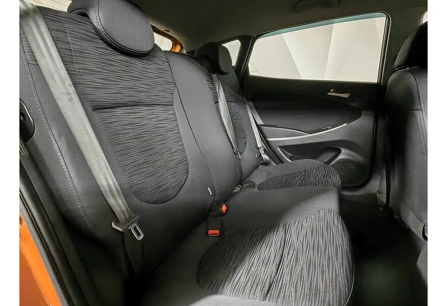 Hyundai Solaris 1.6 MT (123 л.с.) Comfort Оранжевый в АВИЛОН. Слайд №16 Hyundai Solaris 1.6 MT (123 л.с.) Comfort Оранжевый в АВИЛОН. Слайд №16