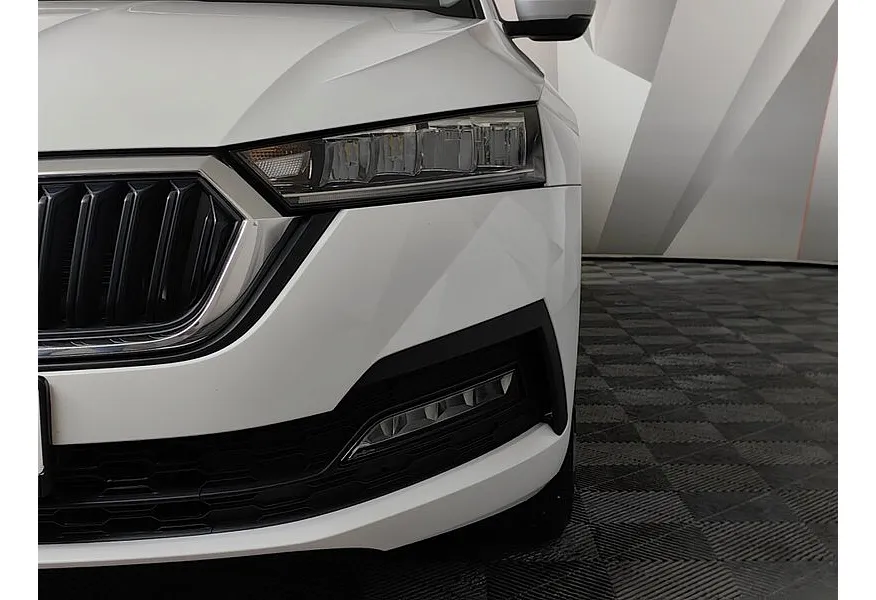 Skoda Octavia 1.4 AT FWD (150 л.с.) Белый в АВИЛОН. Слайд №10