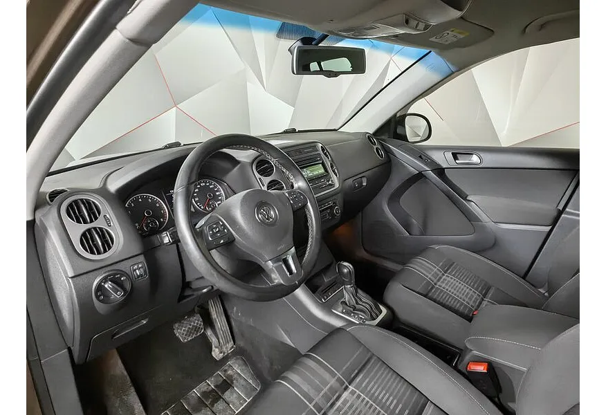 Volkswagen Tiguan 1.4 TSI BlueMotion DSG (150 л.с.) Sport&Style Коричневый в АВИЛОН. Слайд №19