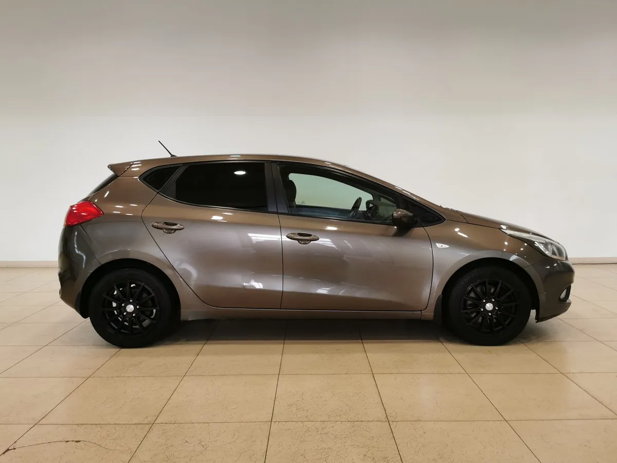 Kia Ceed 1.6 AT (129 л.с.) Коричневый в АВИЛОН. Слайд №6