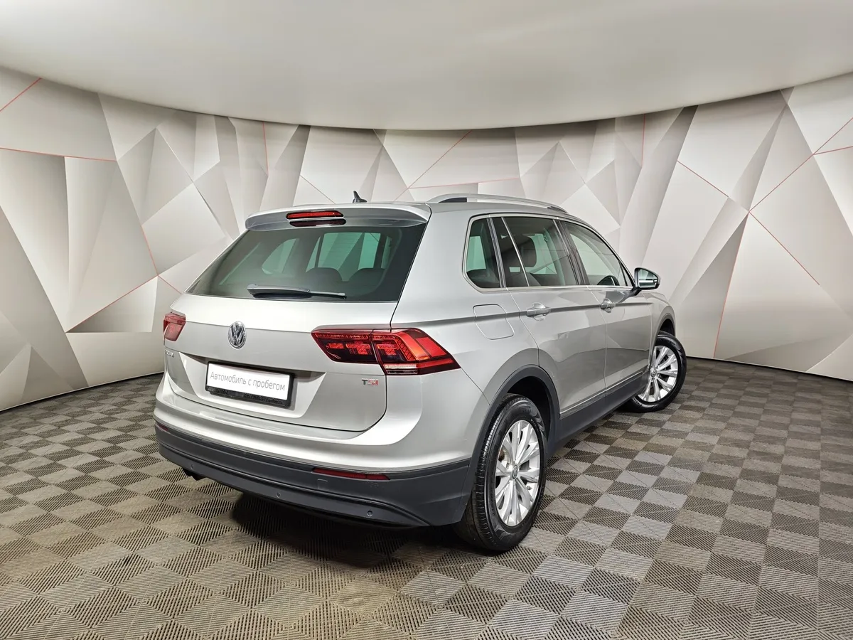Volkswagen Tiguan 1.4 TSI BlueMotion DSG (150 л.с.) Sport&Style Серебристый в АВИЛОН. Слайд №2