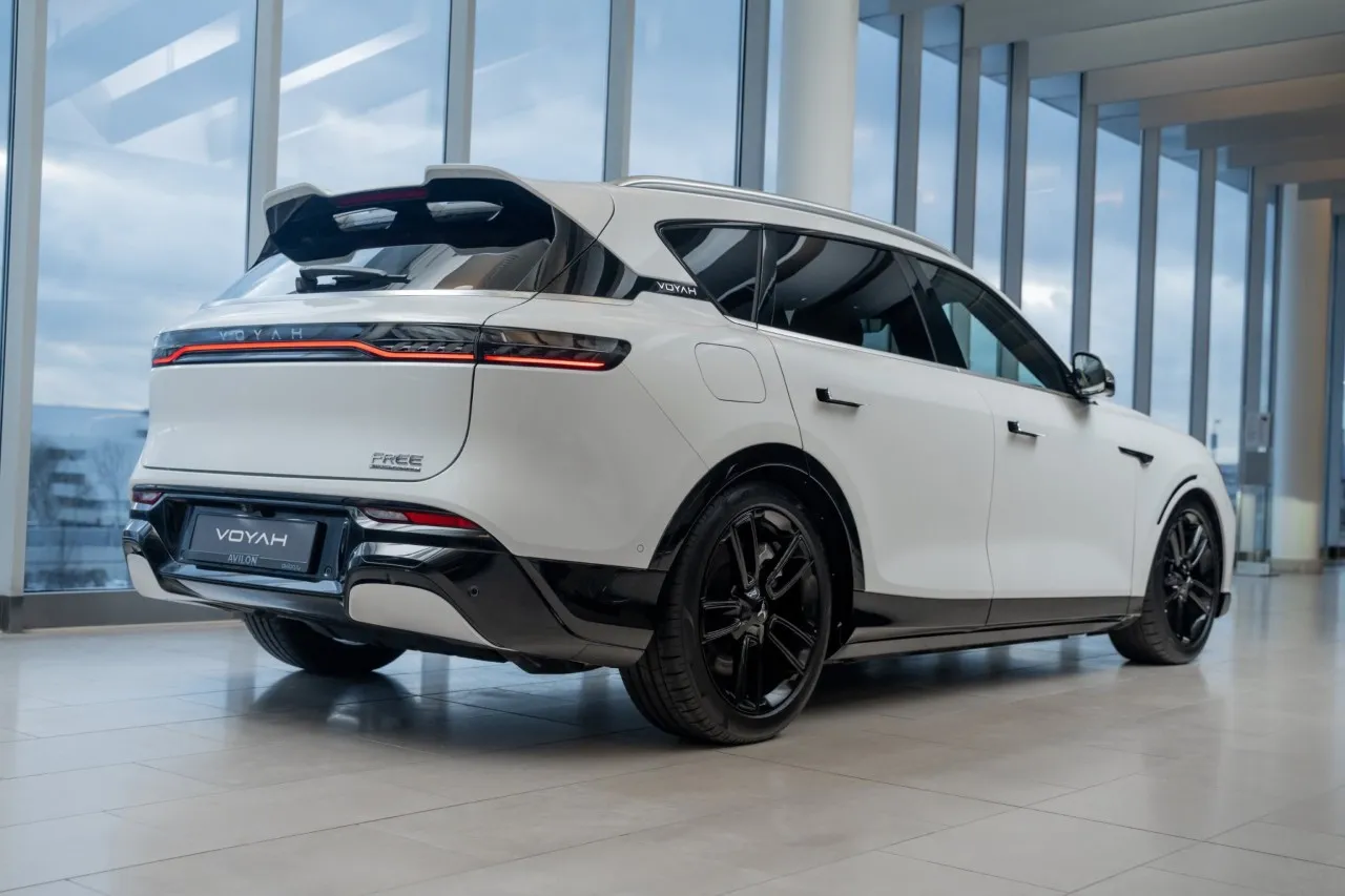 Voyah Free EVR 1.5 AT AWD (489 л.с.) Sport Edition Белый в АВИЛОН. Слайд №3