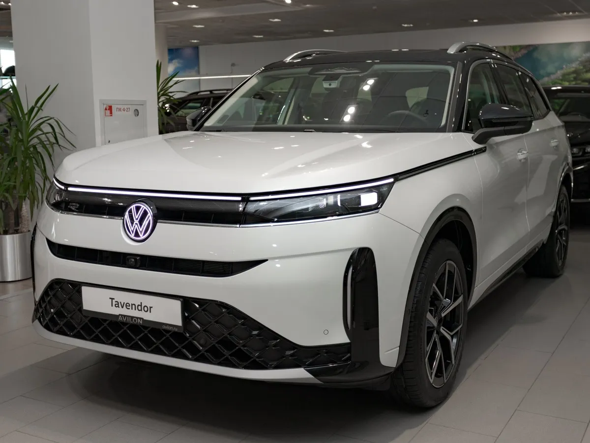 Volkswagen Tavendor 2.0 DSG 4WD (272 л.с.) Р-Лайн Тоуринг Белый в АВИЛОН. Слайд №1 Volkswagen Tavendor 2.0 DSG 4WD (272 л.с.) Р-Лайн Тоуринг Белый в АВИЛОН. Слайд №1
