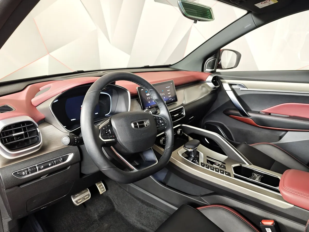 Geely Coolray 1.5T 7DCT 2WD (150 л.с.) Flagship Красный в АВИЛОН. Слайд №19