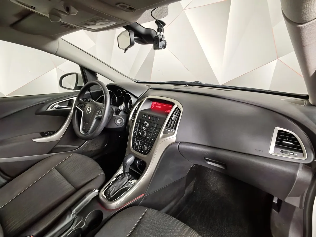 Opel Astra 1.6 AT (115 л.с.) Белый в АВИЛОН. Слайд №11