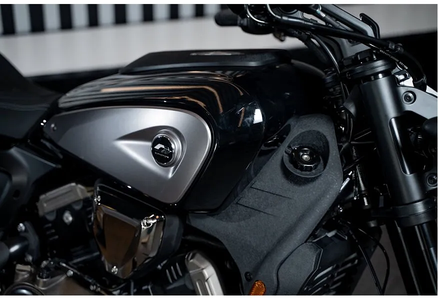 QJMOTOR SRV 600V 561 см³ (68 л.с.) (68) 561 Черный в АВИЛОН. Слайд №12