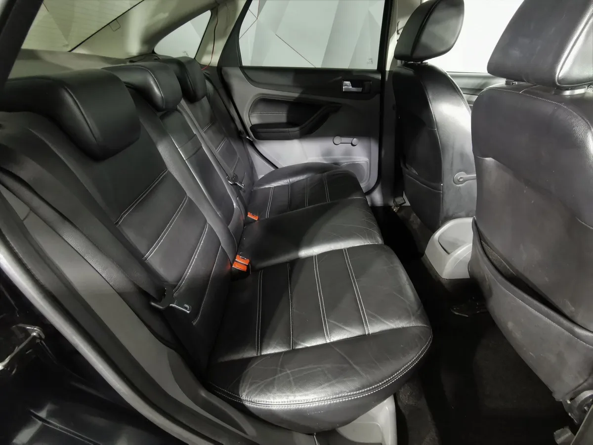 Ford Focus 2.0 AT (145 л.с.) Черный в АВИЛОН. Слайд №15