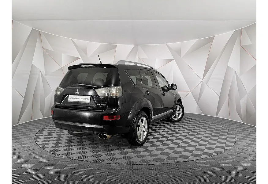 Mitsubishi Outlander 3.0 AT 4WD (220 л.с.) XL Черный в АВИЛОН. Слайд №2