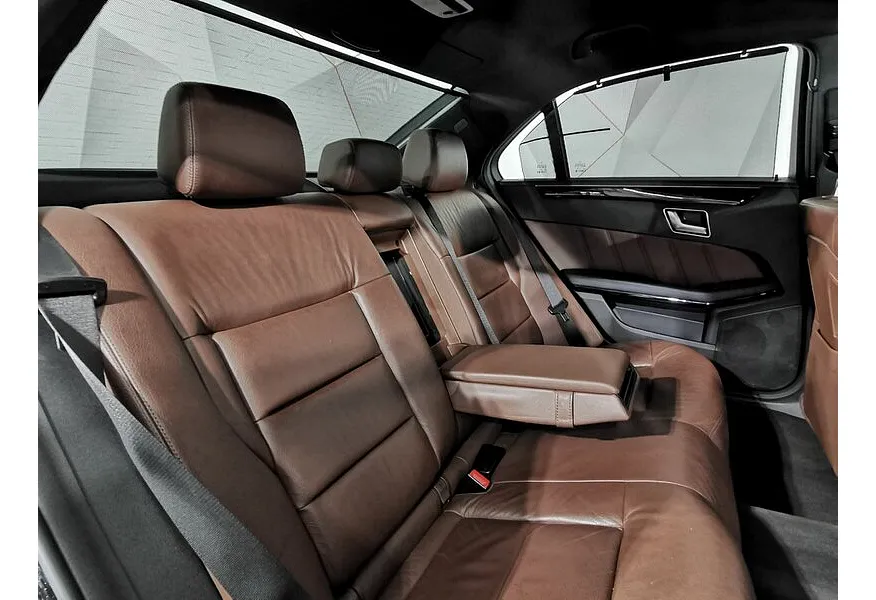 Mercedes-Benz E-Класс E 300 BlueEfficiency 7G-Tronic Plus (249 л.с.) Черный в АВИЛОН. Слайд №15