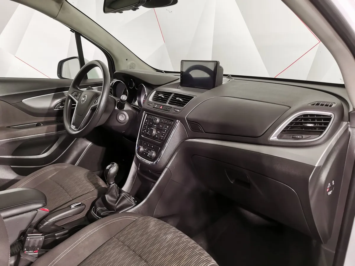 Opel Mokka 1.8 MT (140 л.с.) Белый в АВИЛОН. Слайд №11