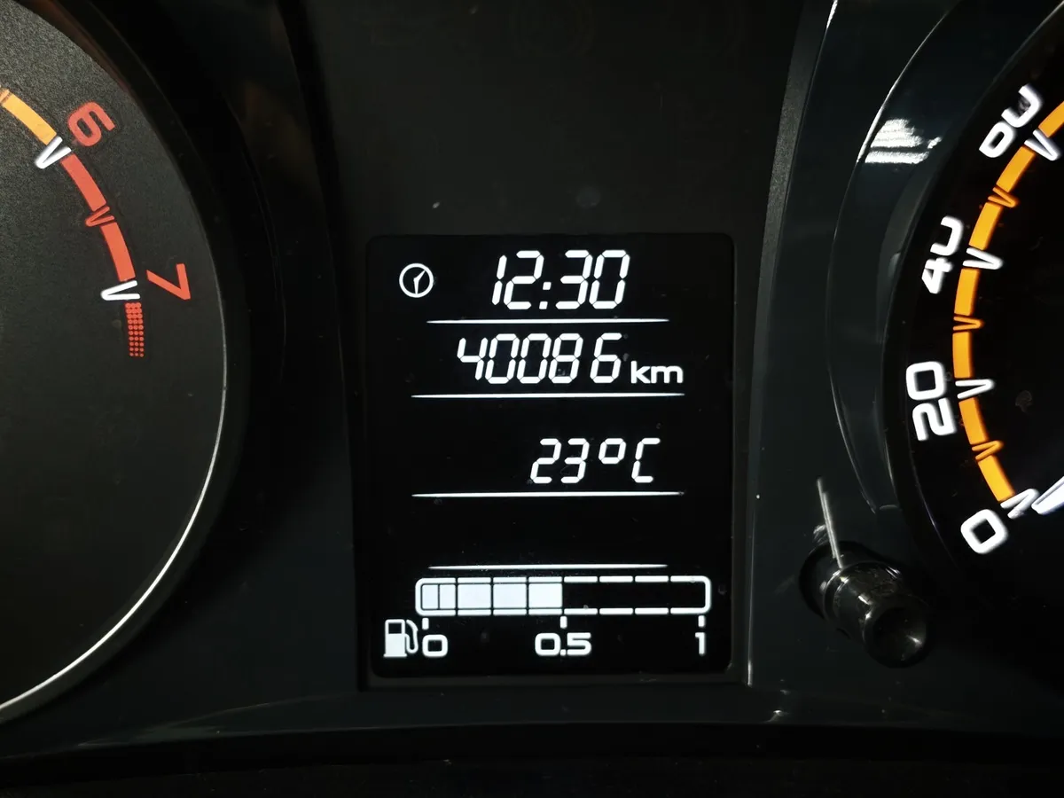 ВАЗ (Lada) Granta 1.6 MT 8кл (87 л.с.) Белый в АВИЛОН. Слайд №18