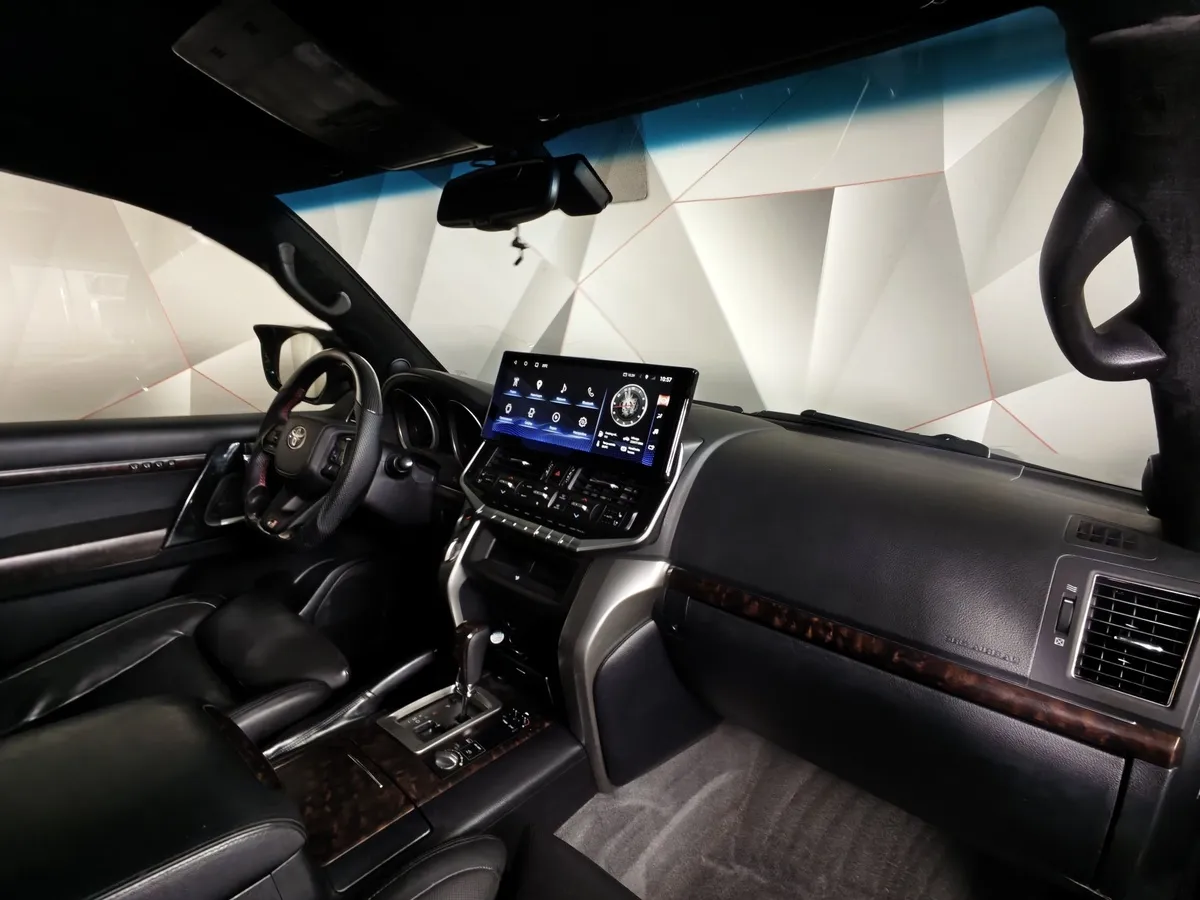 Toyota Land Cruiser 4.5 Twin-Turbo D AT 4WD (5 мест) (235 л.с.) Престиж Черный в АВИЛОН. Слайд №12