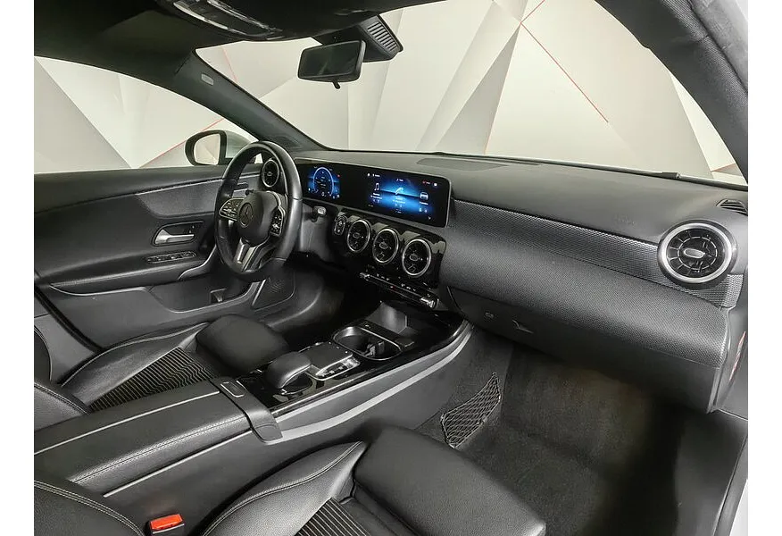 Mercedes-Benz A-Класс A 200 7G-DCT (150 л.с.) Progressive Белый в АВИЛОН. Слайд №12