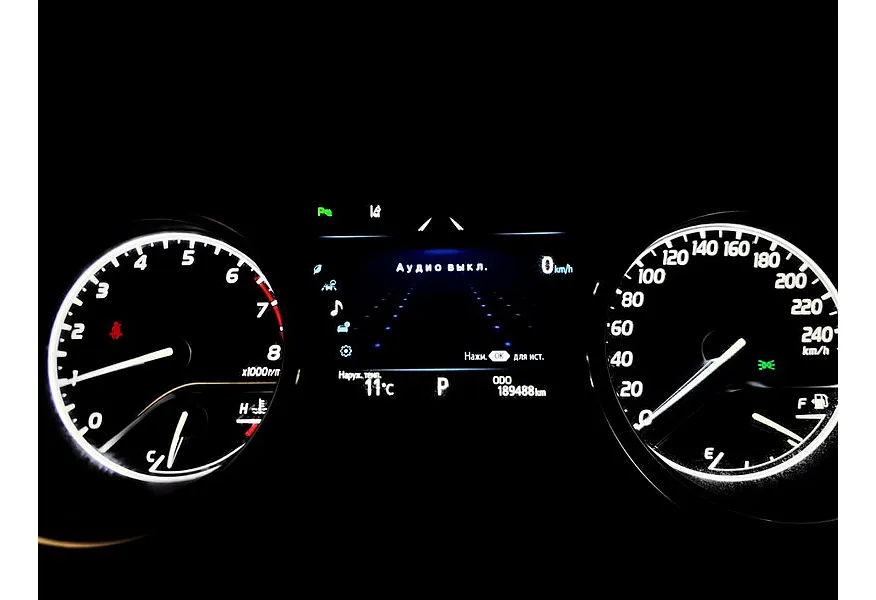 Toyota Camry 2.5 AT (181 л.с.) Белый в АВИЛОН. Слайд №17