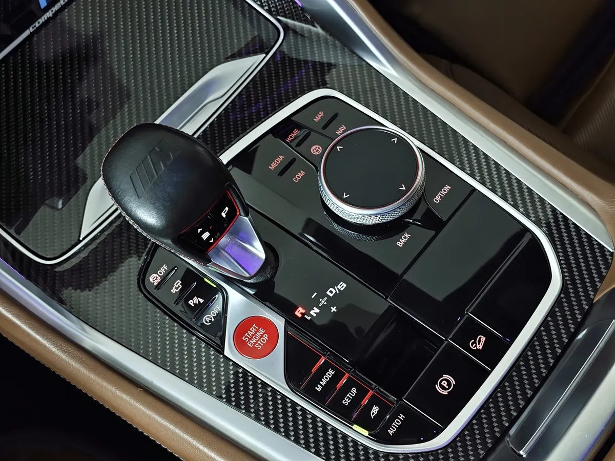 BMW X6 M 4.4 xDrive (625 л.с.) Competition M Special Черный в АВИЛОН. Слайд №17