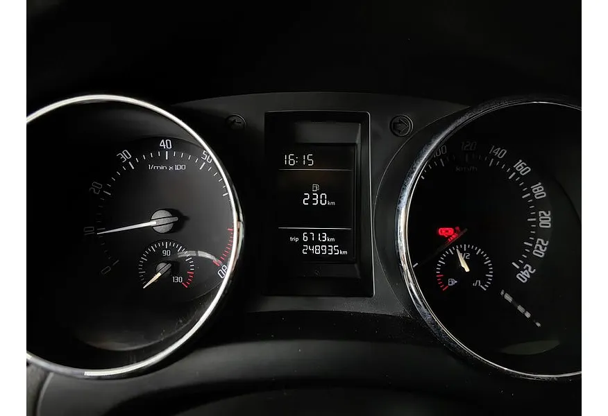 АВИЛОН - Skoda Yeti 1.8 TSI 4x4 MT (152 л.с.) Синий - slide 15