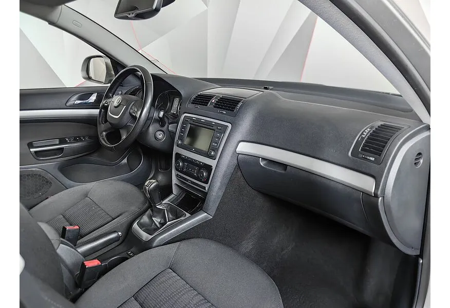 Skoda Octavia 1.4 TSI MT (122 л.с.) Серый в АВИЛОН. Слайд №13