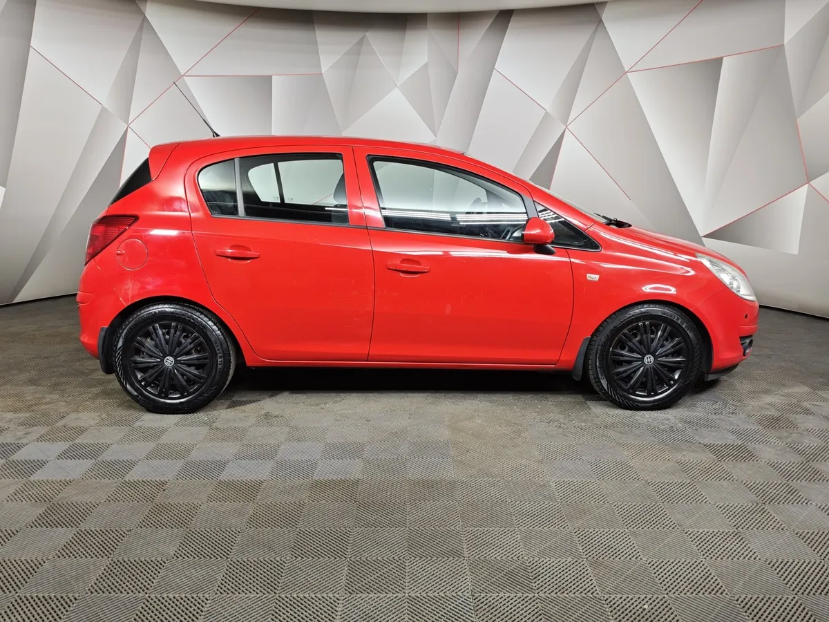 Opel Corsa 1.4 MT (90 л.с.) Красный в АВИЛОН. Слайд №6