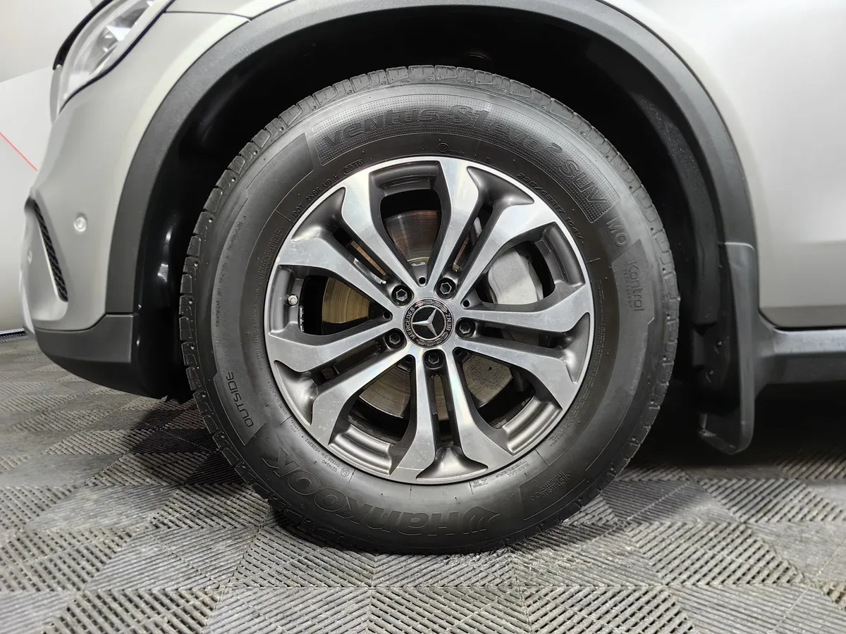 Mercedes-Benz GLC 220 d 9G-TRONIC 4MATIC (194 л.с.) Premium Серебристый в АВИЛОН. Слайд №7