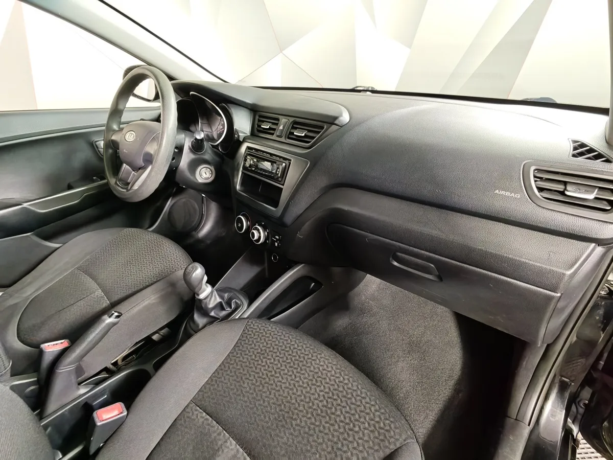 Kia Rio 1.4 MT (107 л.с.) Черный в АВИЛОН. Слайд №11