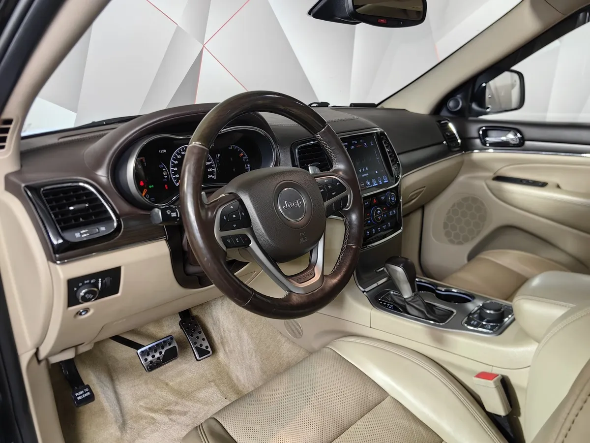 Jeep Grand Cherokee 3.6 AT AWD (286 л.с.) Overland Черный в АВИЛОН. Слайд №19
