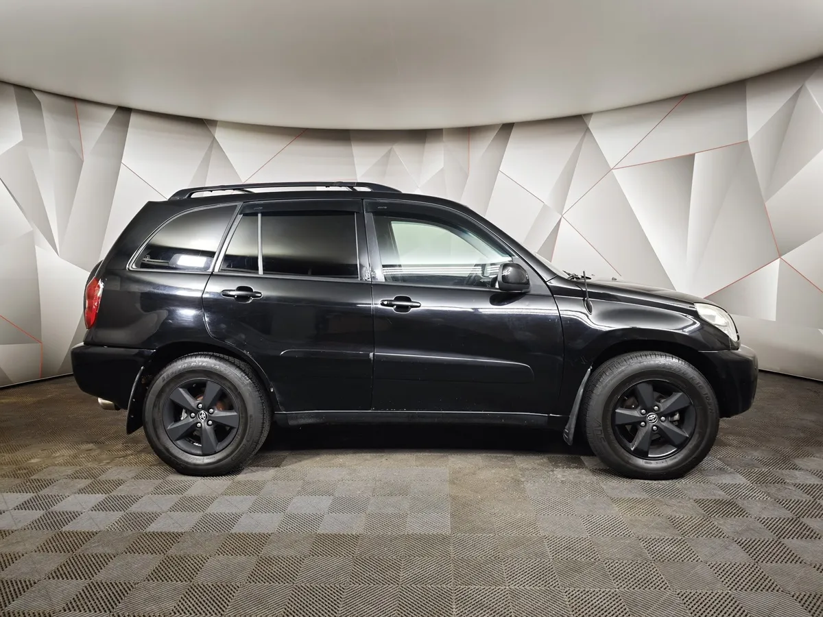 Toyota RAV4 2.4 AT FWD (163 л.с.) Черный в АВИЛОН. Слайд №6