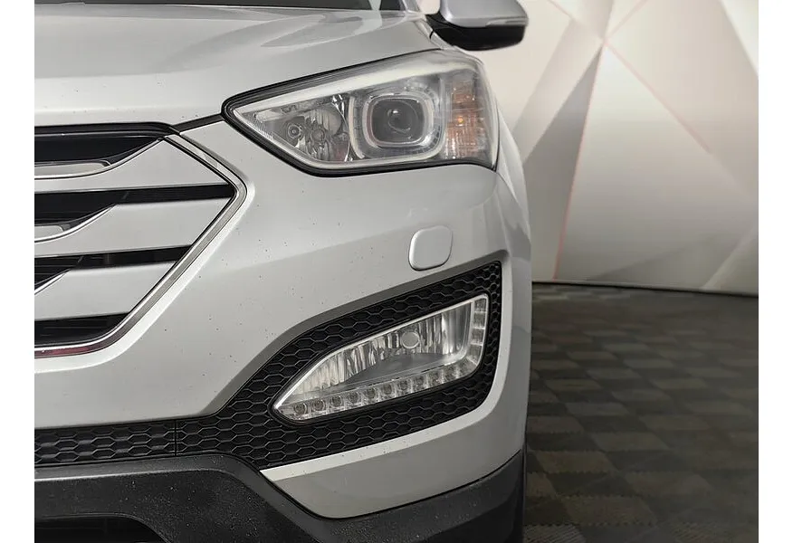 Hyundai Santa Fe 2.4 AT 4WD (175 л.с.) Dynamic Серебристый в АВИЛОН. Слайд №10