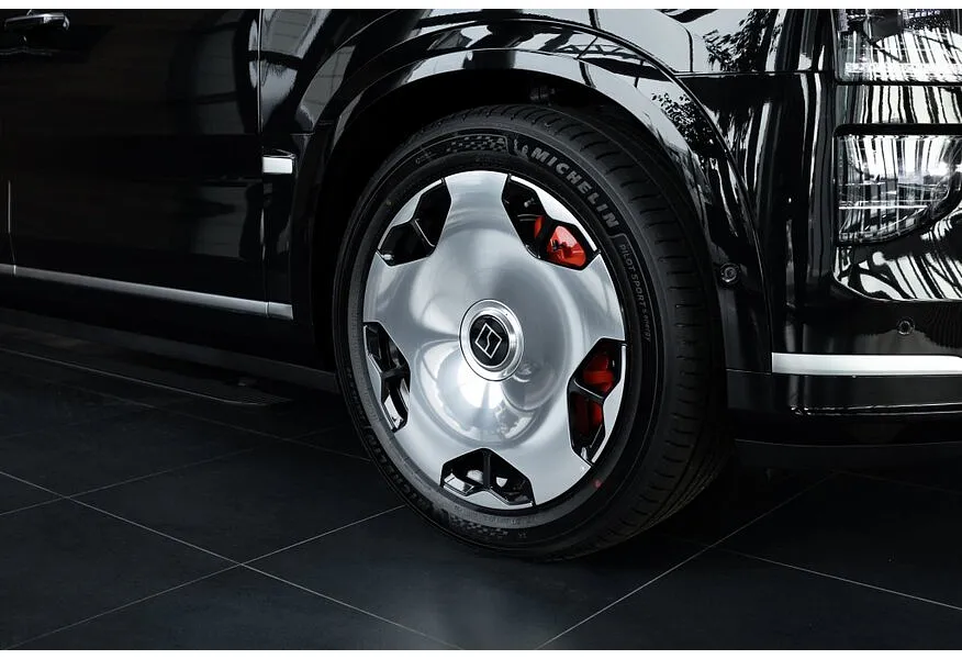 Zeekr 9X 2.0h AT 4WD (1177 л.с.) Max Черный в АВИЛОН. Слайд №9