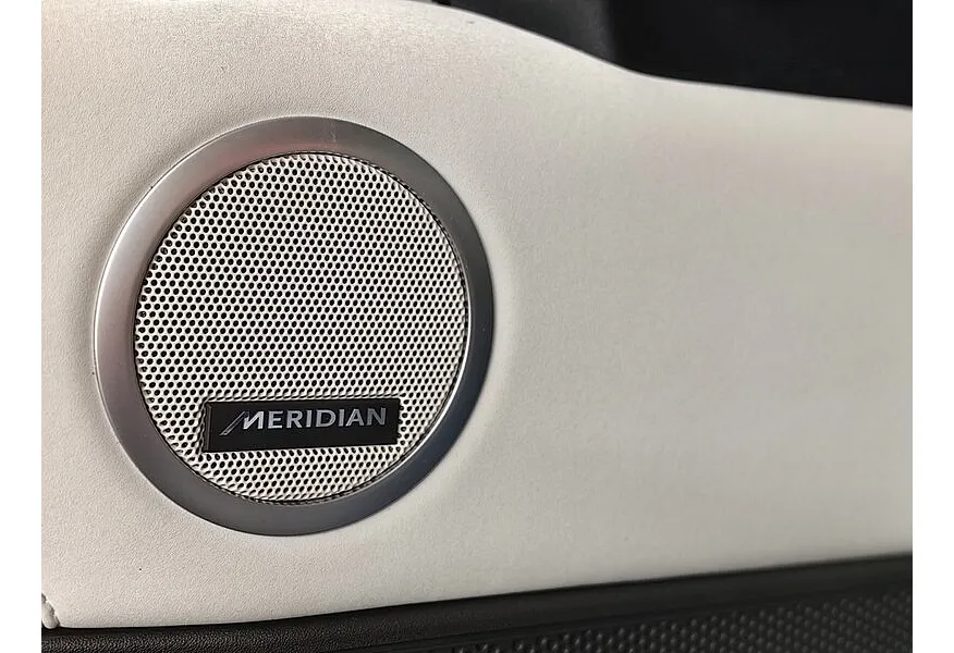 Land Rover Discovery 2.0 SD4 AT 4WD (240 л.с.) Черный в АВИЛОН. Слайд №24