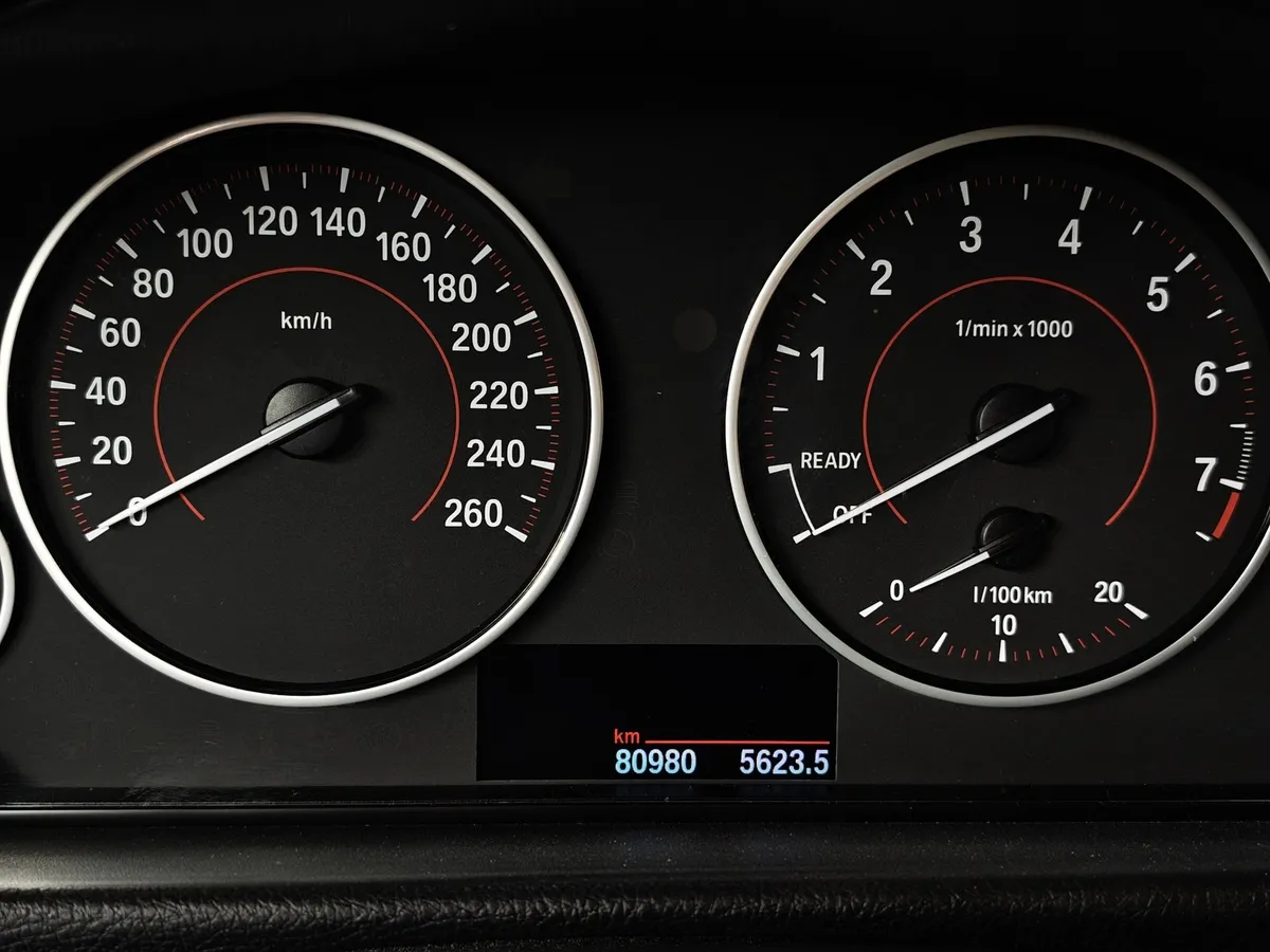BMW 3 серия 320i xDrive AT (184 л.с.) Серебристый в АВИЛОН. Слайд №13